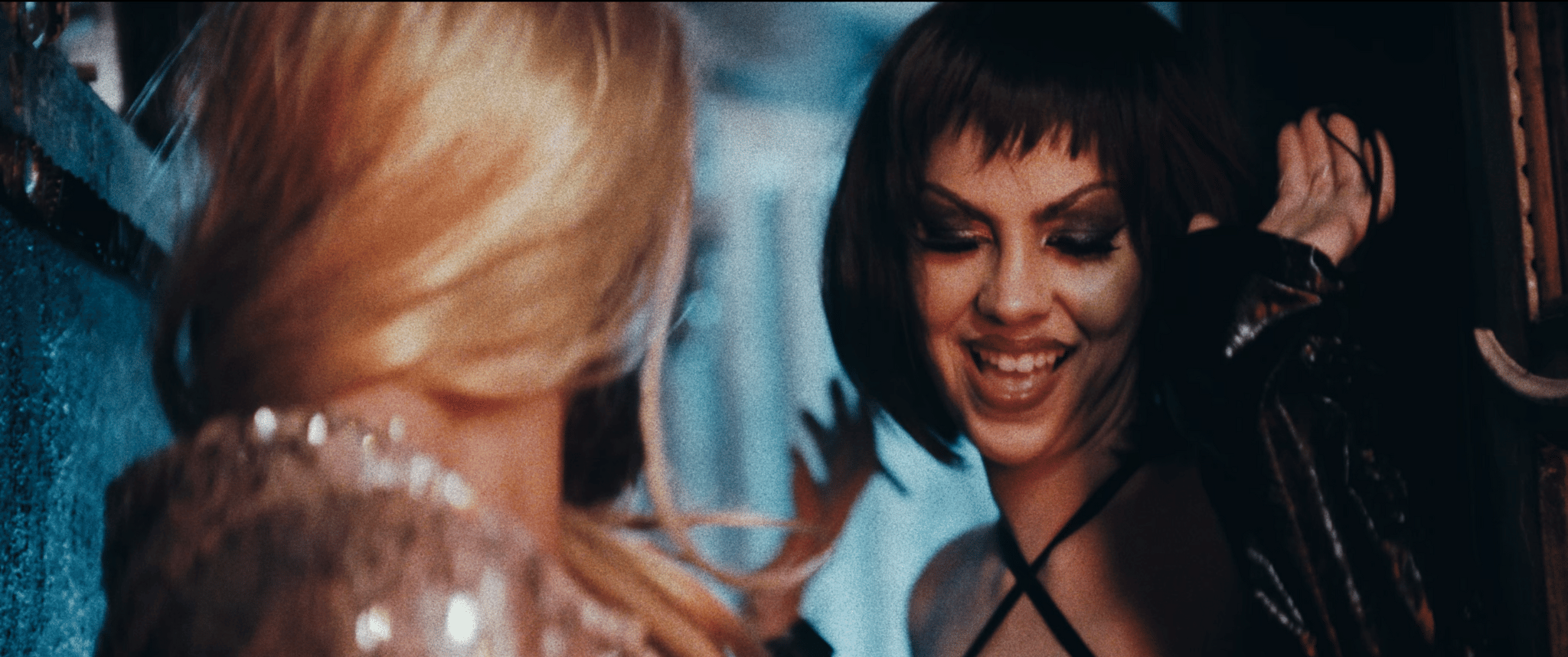 Bia Bergallo como Lelé, em fotograma do filme